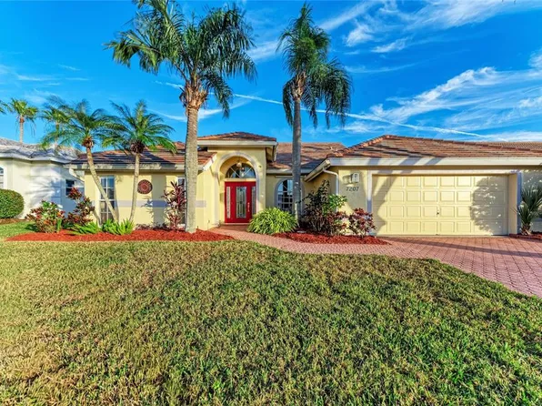 7207 38th Ct E, Sarasota, FL 34243