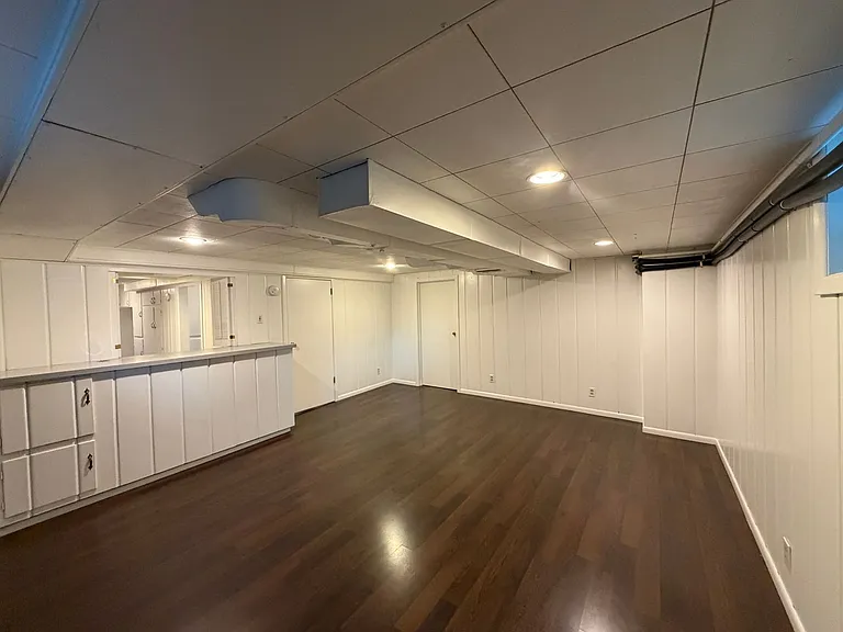924 N Union Ave — Photo 34