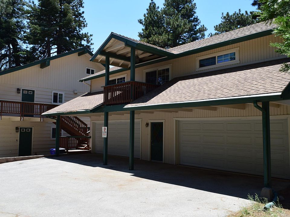This house is detached from the duplex in front.