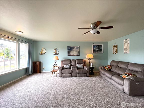 5th image of 362 Lake Bay Loop SE
