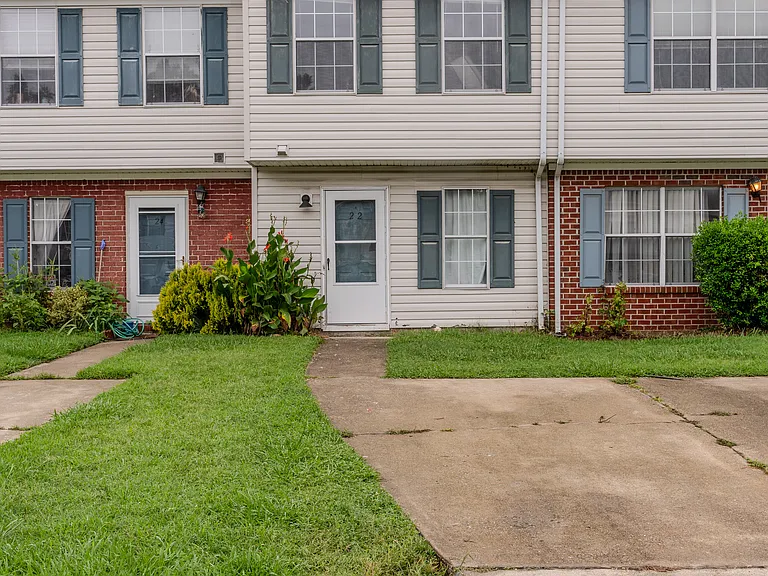 22 Terri Sue Ct — Photo 1