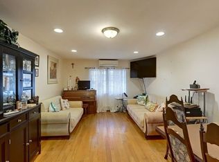 236 Hawthorne St #1A, Brooklyn, NY 11225