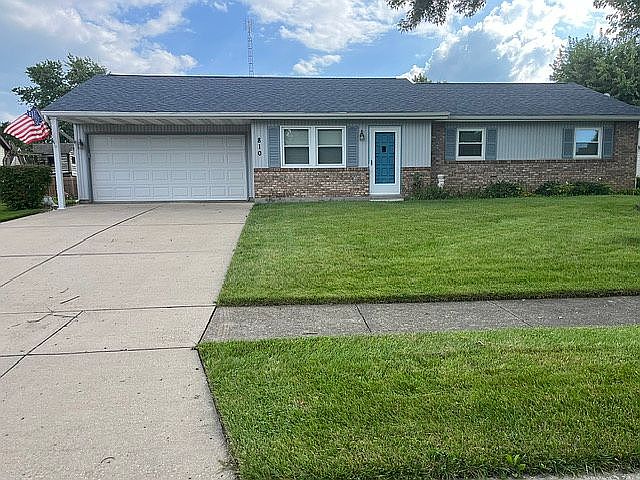 1st image of 810 Ivy Ln