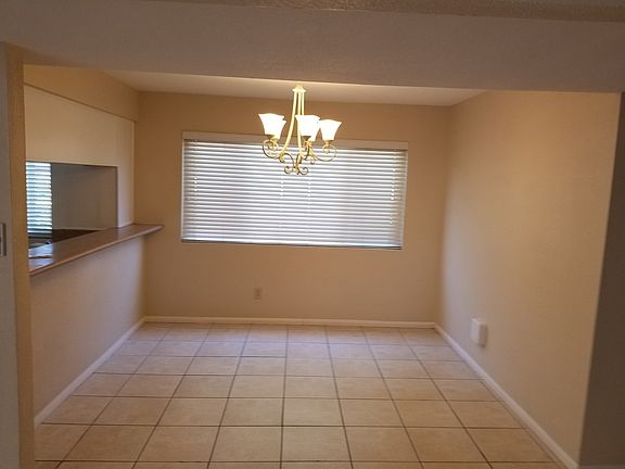 2nd image of 3024 El Camino Ave