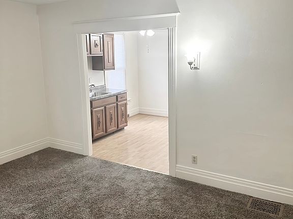 4th image of 506 S Walnut St APT C