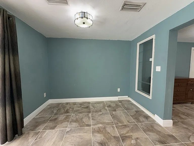 2055 Hyatt Dr — Photo 12