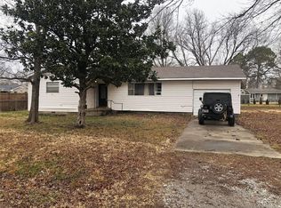 903 W Spruce St, Haskell, OK 74436