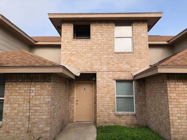 3 bed, 2.5 bath, 1750 sqft, $1,100 — Photo 3