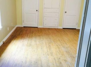 405 S 3rd St APT B, La Crescent, MN 55947
