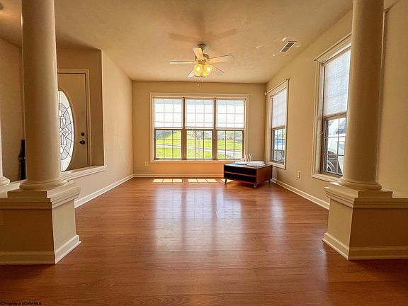 4th image of 295 Parkview Dr