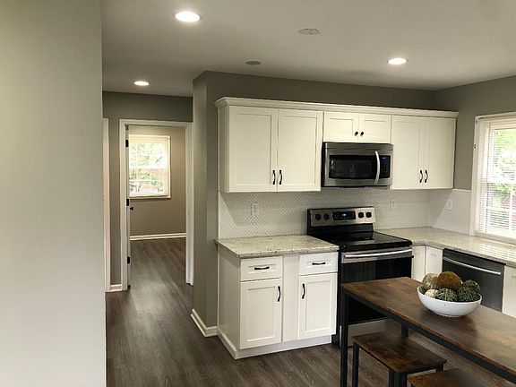 3rd image of 9609 Johnsontown Way
