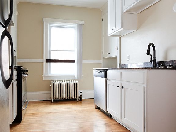 4th image of 1015 Grand Ave APT 4