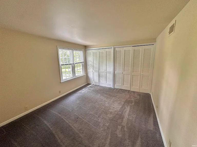 1119 SE Riverside Dr #H — Photo 11