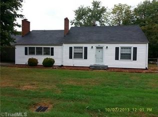 802 Mendenhall St, Thomasville, NC 27360