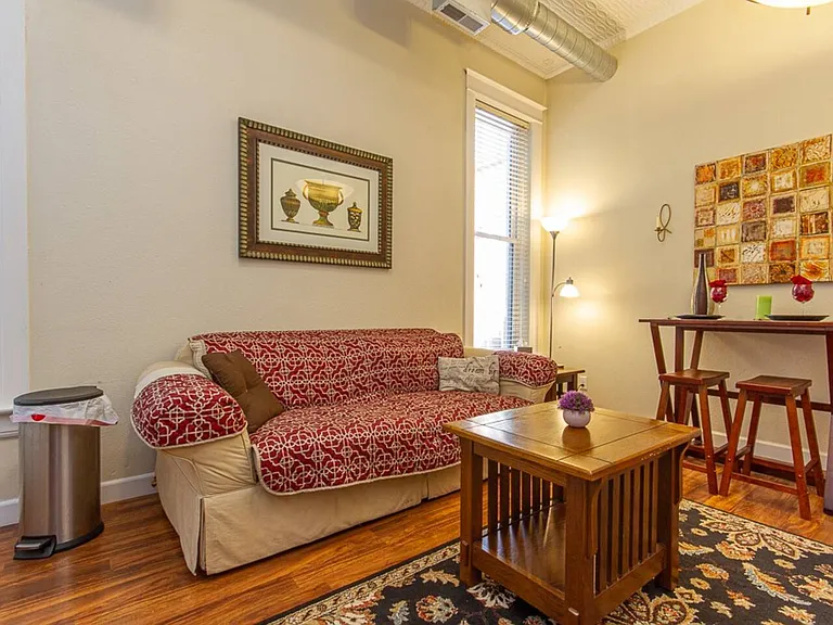 605 Bluff St #220 — Photo 2