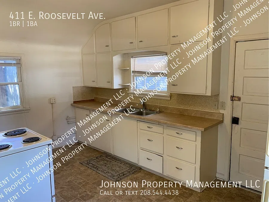 Cozy 1-Bedroom Cottage Near Downtown Nampa with Private Backyard. — Photo 3