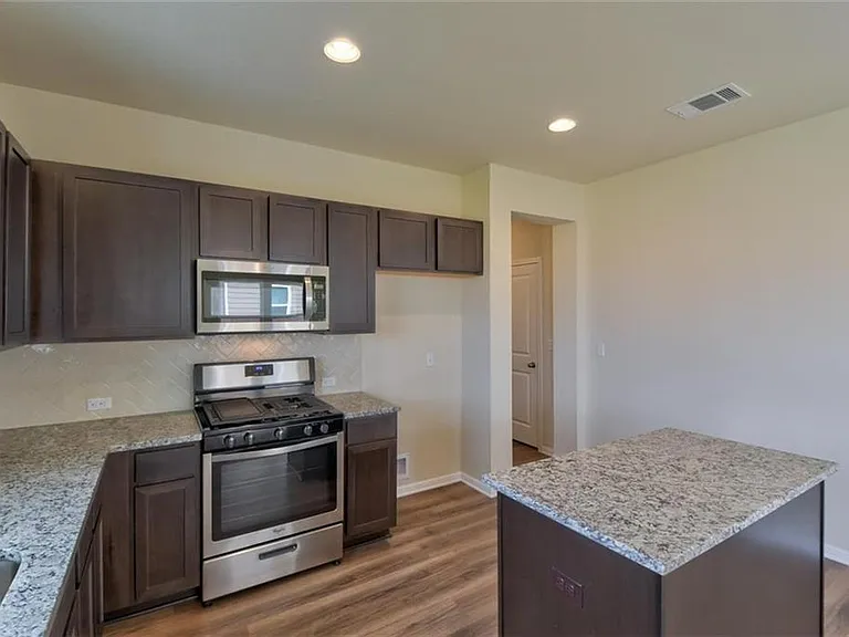 10324 Bankhead Dr — Photo 3