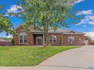 114 Natures View Ln, Huntsville, AL 35824