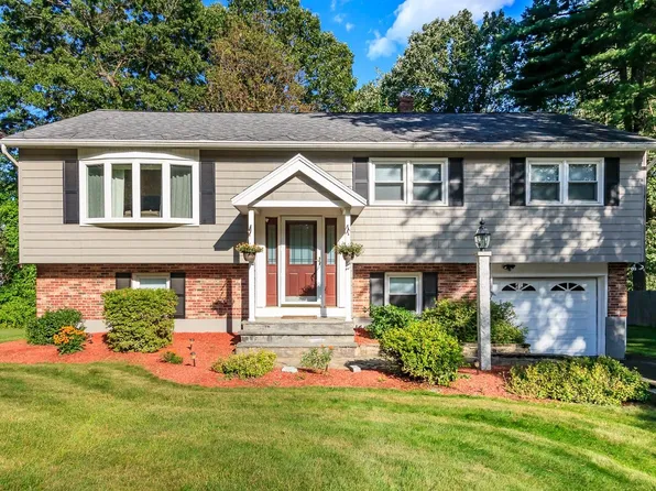 16 Diamond Avenue, Salem, NH 03079