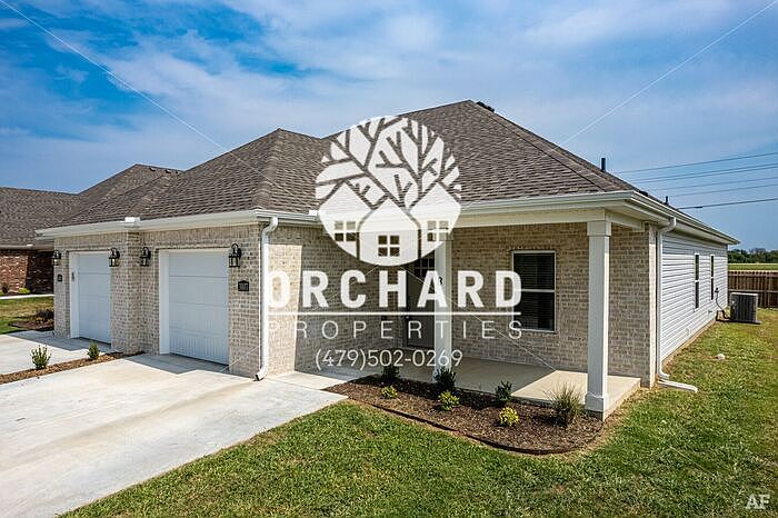 1st image of 3005 N Conway Dr