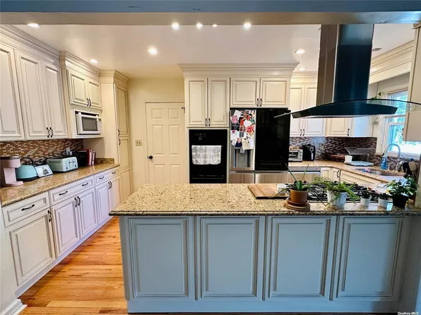 478 Waukena Avenue, Oceanside, NY 11572