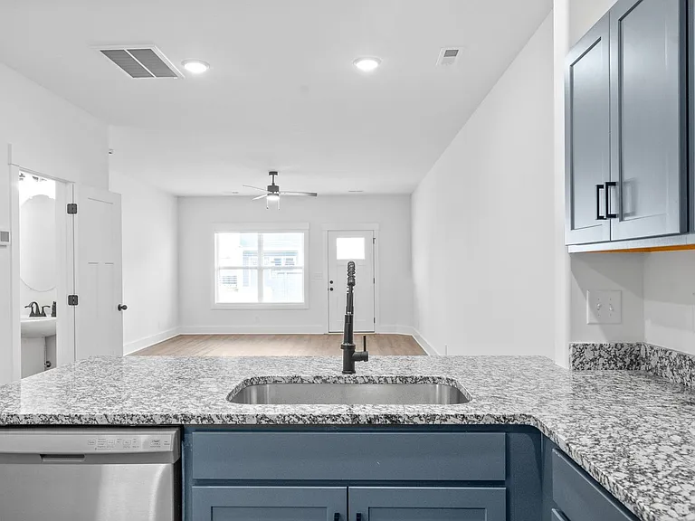 323 Front Ridge Cir — Photo 16