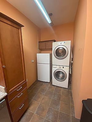 2nd image of 319 Columbia St #1B