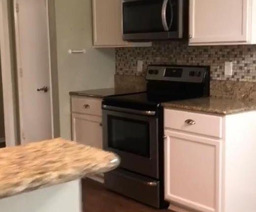5th image of 204 Merri Ln