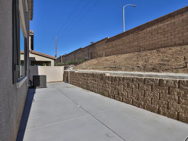 4551 Highland Ave — Photo 56