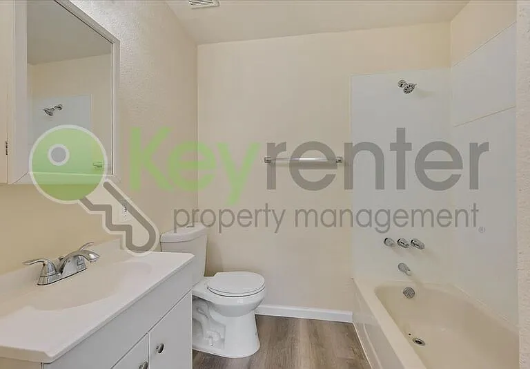 1071 Santiago Ave #6 — Photo 47