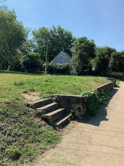 2nd image of 234 Luck Ave
