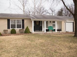 2 Cherrywood Ct, Saint Peters, MO