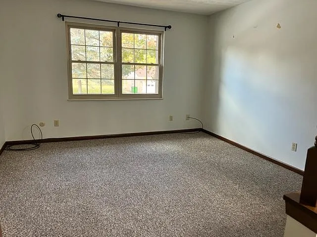 336 Hillcrest Ave NW #6 — Photo 3