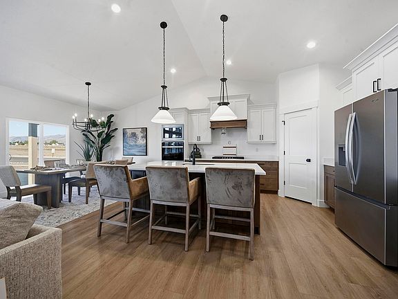 5th image of 514 E Gilmour St #117
