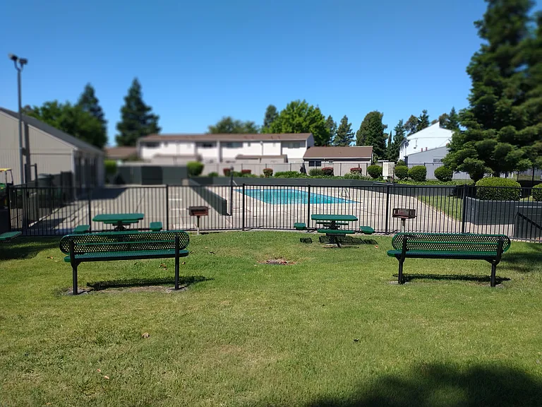 122 Del Norte Ct #122 — Photo 8