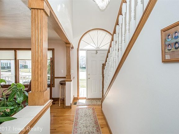2nd image of 100 Orchard Cir