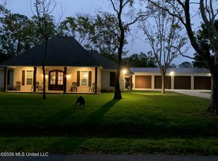 8809 Stonewall St, Ocean Springs, MS 39564