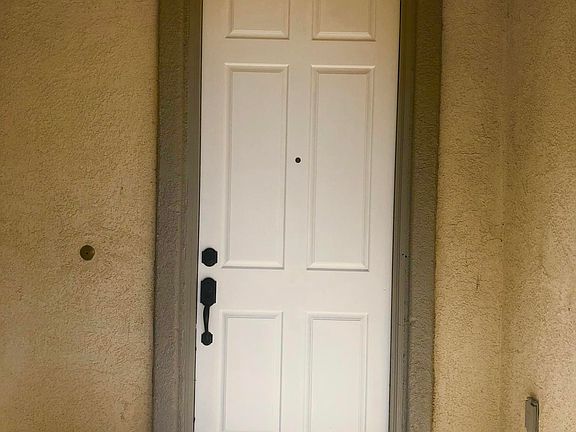 2nd image of 2757 Emerald Ln