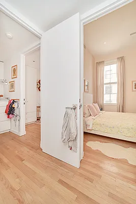 Rented by Living New York | media 44