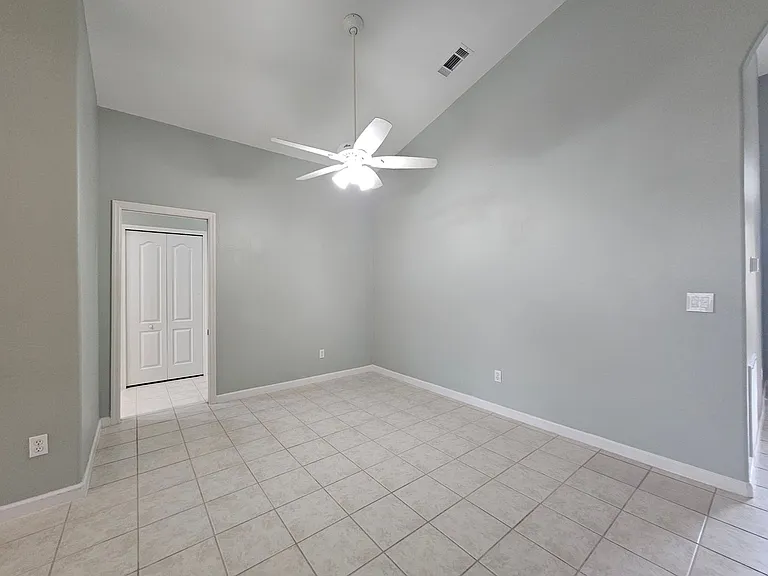 15230 Markham Dr — Photo 12