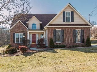 205 Charlton Green Dr, Kingsport, TN 37663