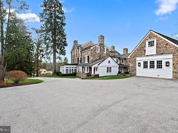 5th image of 658 Brooke Rd