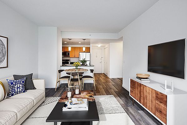 1st image of 229 Chrystie St APT 717
