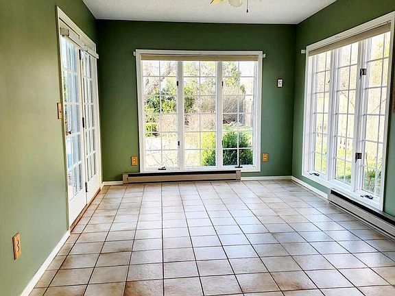 4th image of 2819 Southfield Dr