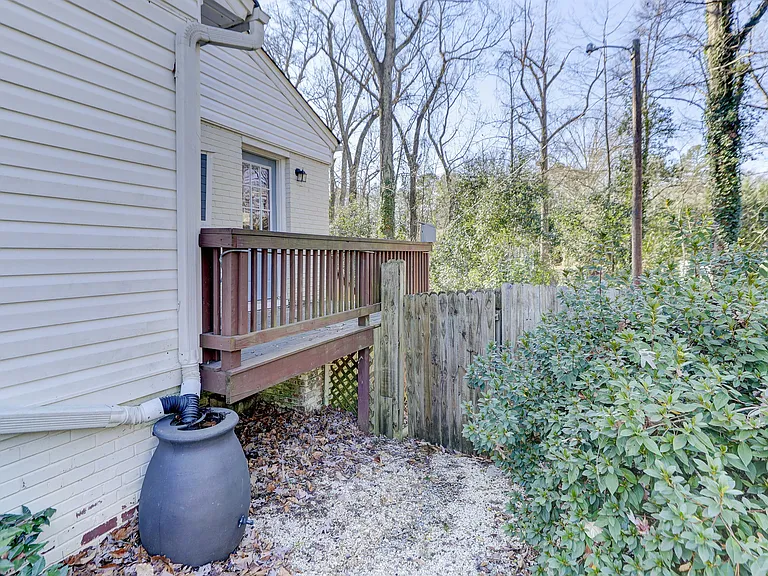 3325 Eastwood Dr — Photo 39