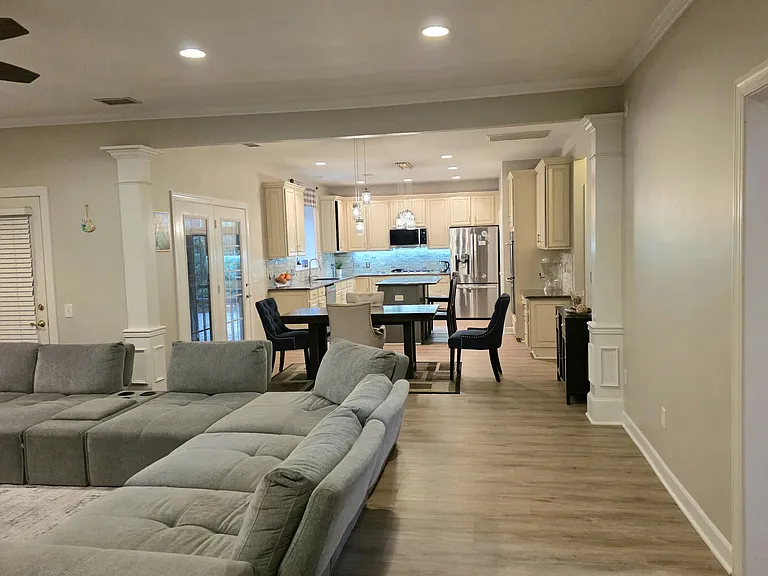 10828 Carmody Ct — Photo 4