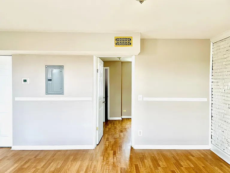 2018 N Charles St #3F — Photo 3