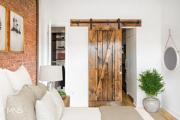 Rented by MNS Marketing | media 6