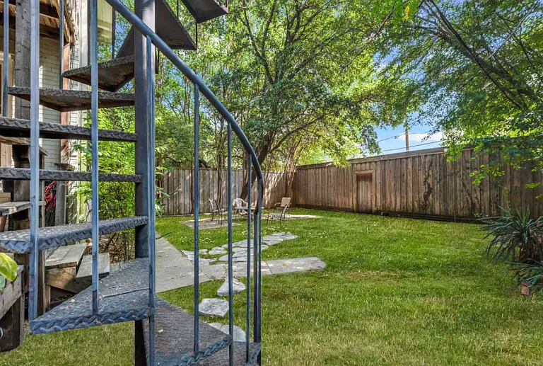 4303 Vandelia St — Photo 25
