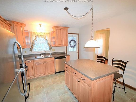 5th image of 306 Gail Dr